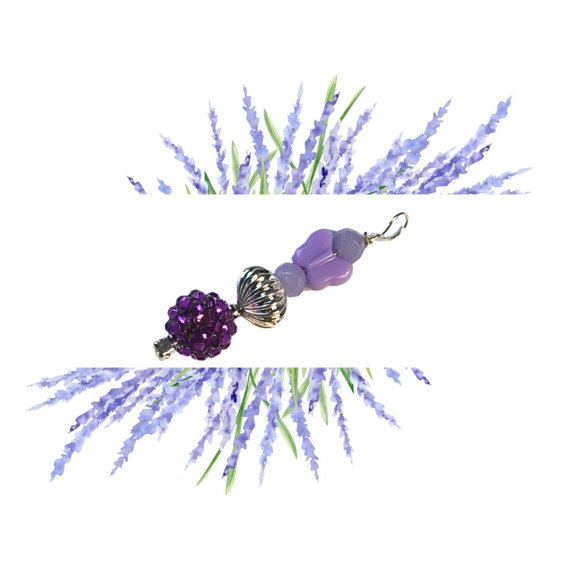 ✨🔑 Bling Your Ring: Exquisite Keyring Charms 💫🗝️ - Picture 1 of 3